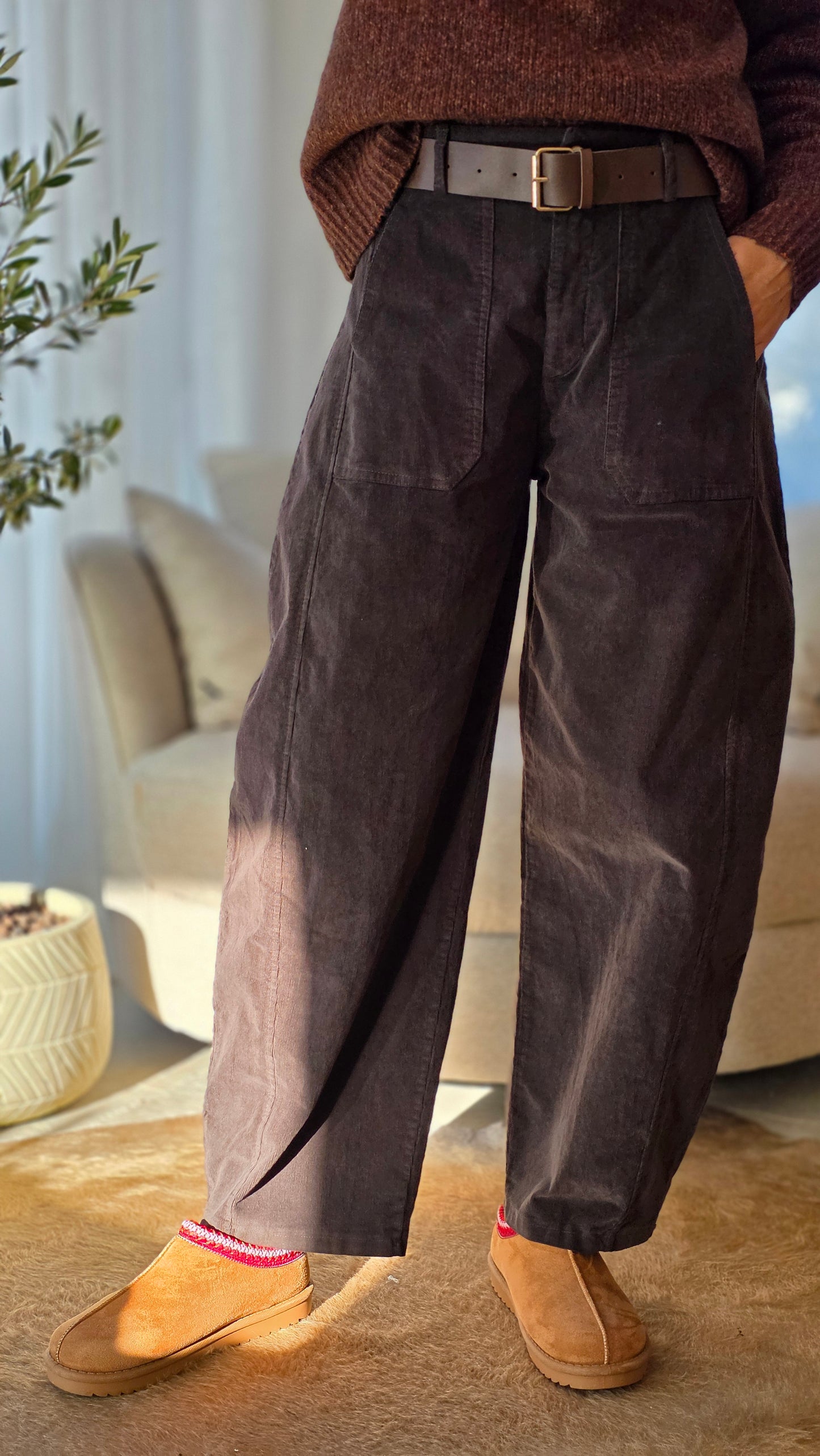 CÉLINE Barrel broek BRUIN