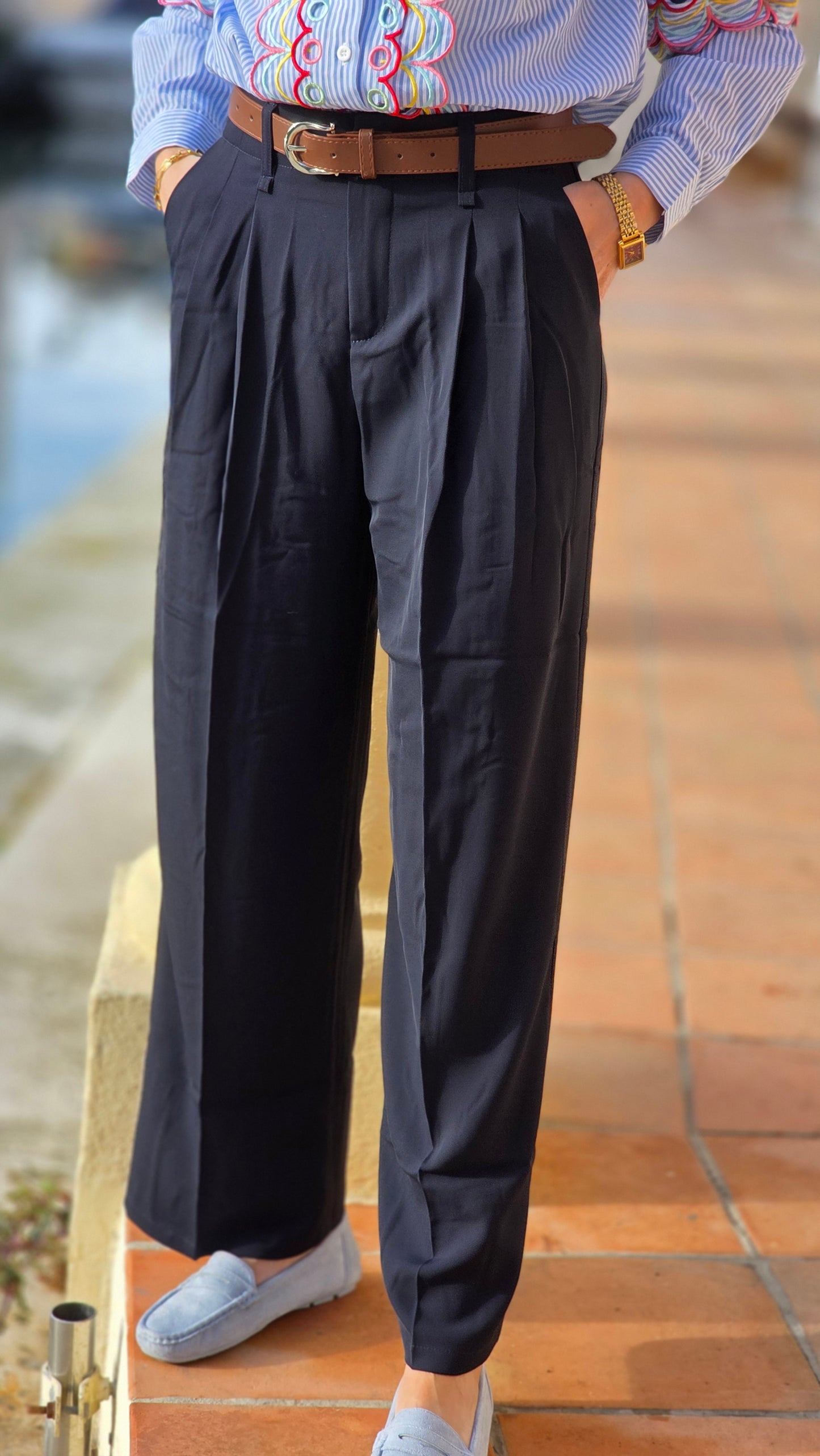 LARICE Broek met riem MARINE